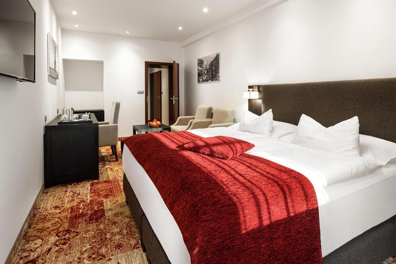 Hotel Singer ลุดวิโกฟ ภายนอก รูปภาพ