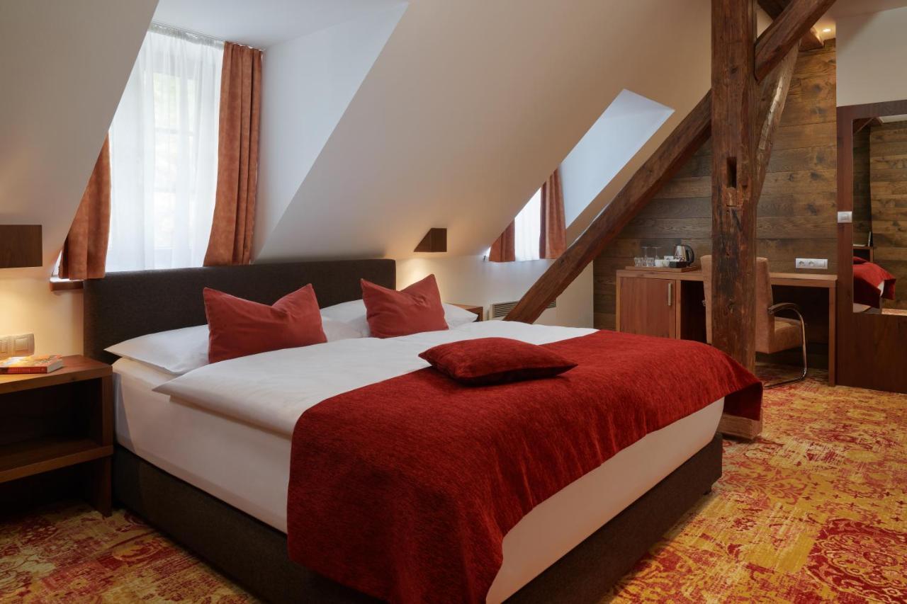 Hotel Singer ลุดวิโกฟ ภายนอก รูปภาพ