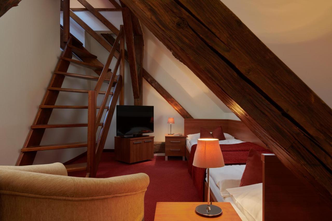 Hotel Singer ลุดวิโกฟ ภายนอก รูปภาพ