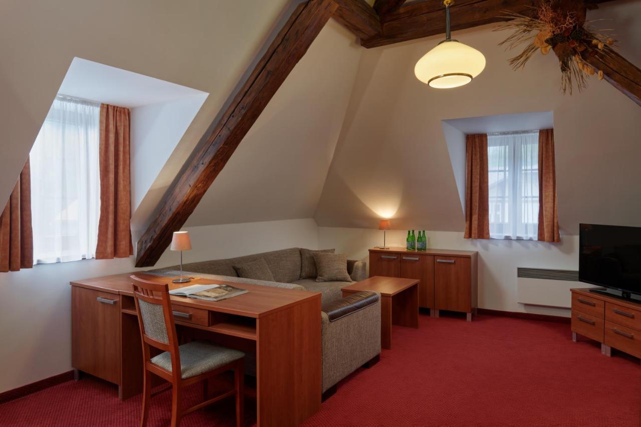 Hotel Singer ลุดวิโกฟ ภายนอก รูปภาพ